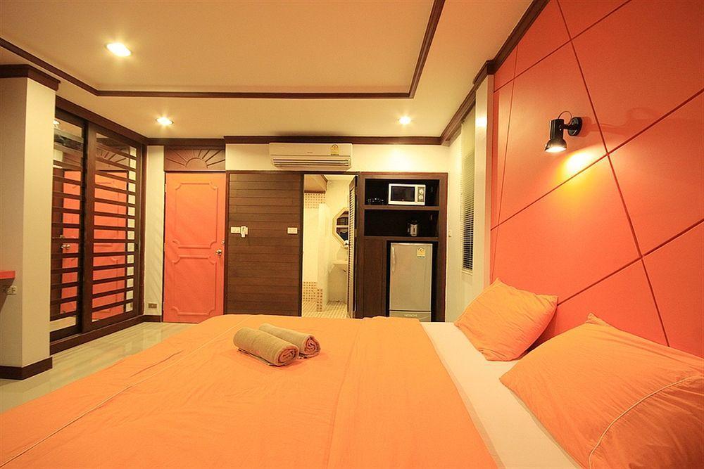 The Palm Delight Lodge Джомтиен Бийч Екстериор снимка