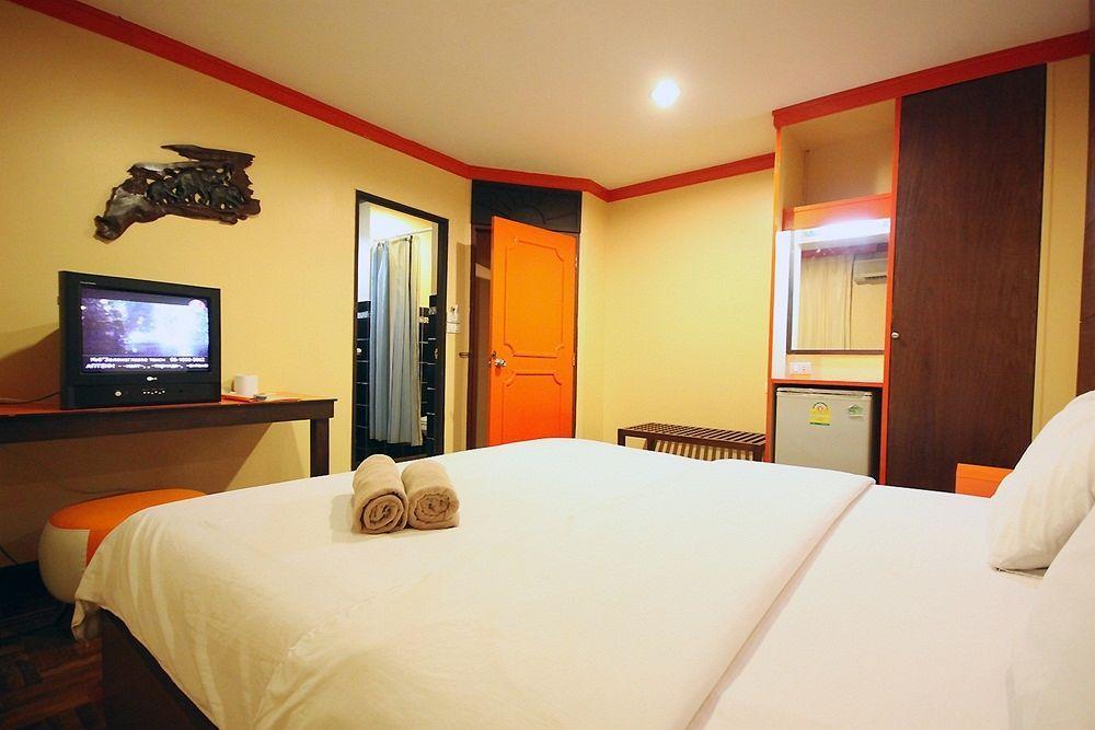 The Palm Delight Lodge Джомтиен Бийч Екстериор снимка