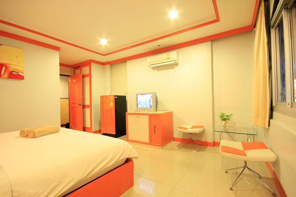 The Palm Delight Lodge Джомтиен Бийч Екстериор снимка