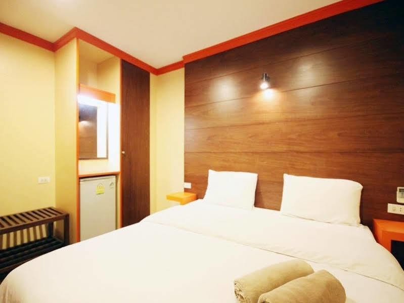 The Palm Delight Lodge Джомтиен Бийч Екстериор снимка