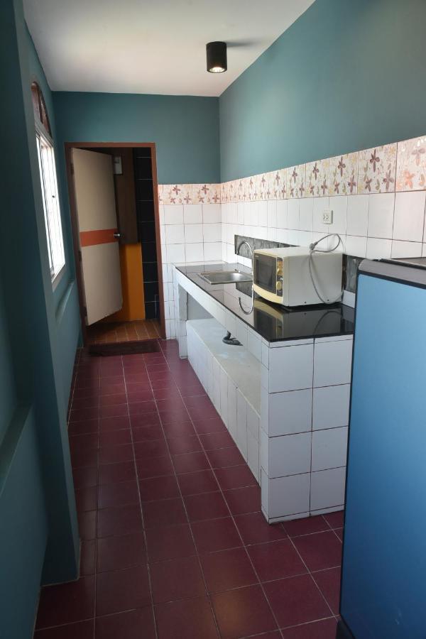 The Palm Delight Lodge Джомтиен Бийч Екстериор снимка