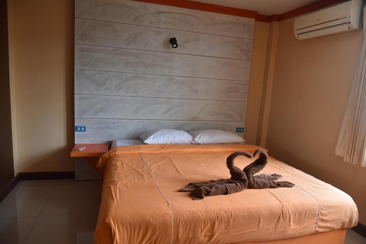The Palm Delight Lodge Джомтиен Бийч Екстериор снимка