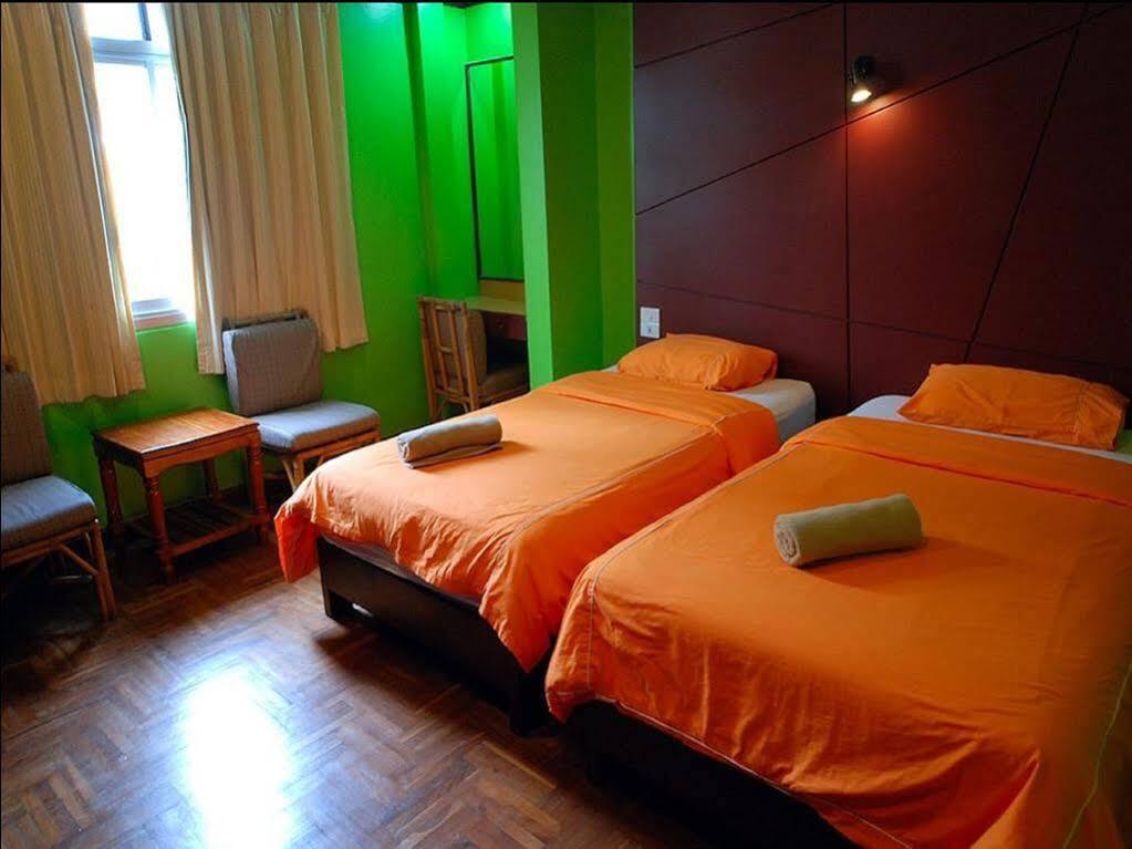 The Palm Delight Lodge Джомтиен Бийч Екстериор снимка